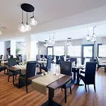 Des Trois Massifs Hotel Claix (Isere)
