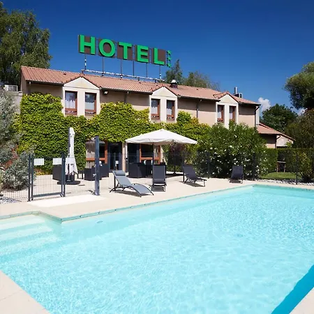 Logis Des Trois Massifs Hotel 3*