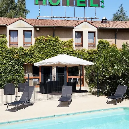 Hotel Logis Des Trois Massifs