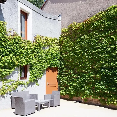 Logis Des Trois Massifs Hotel