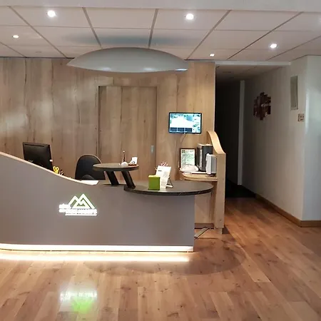 Logis Des Trois Massifs Hotel 3*
