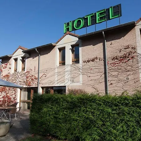 Logis Des Trois Massifs Hotel