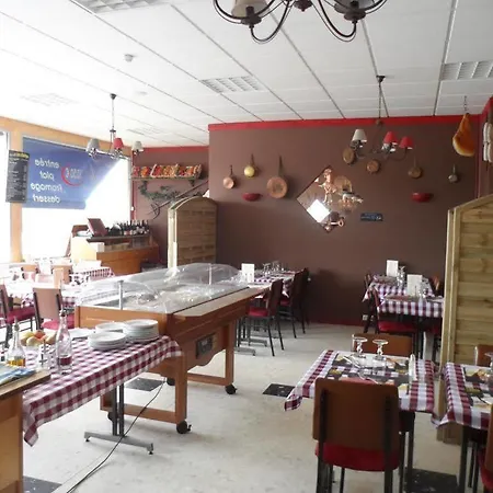 Logis Des Trois Massifs Hotel 3*