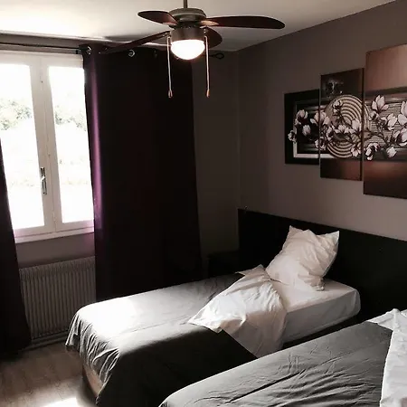 Logis Des Trois Massifs Hotel 3*