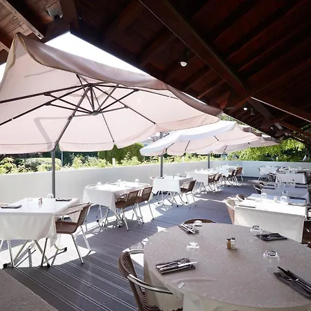 Des Trois Massifs Hotell 3*