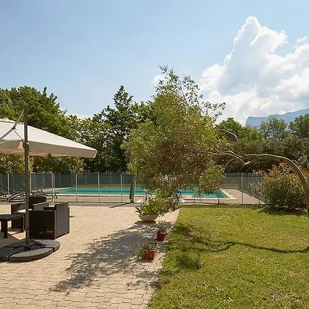 Des Trois Massifs, Grenoble Sud 3*