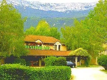 Hotel Des Trois Massifs, Grenoble Sud 3*