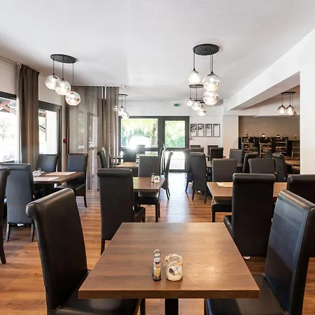 Des Trois Massifs Hotell Claix (Isere)