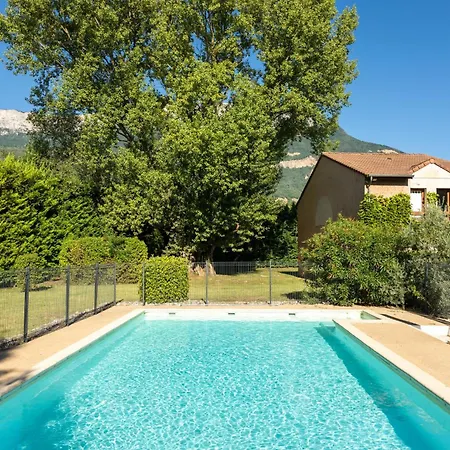 Des Trois Massifs 3*