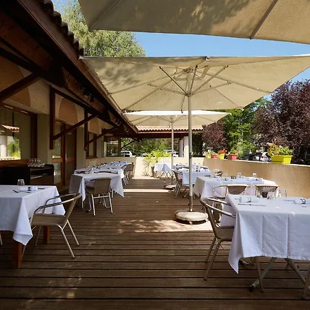 Hotel Des Trois Massifs, Grenoble Sud 3*