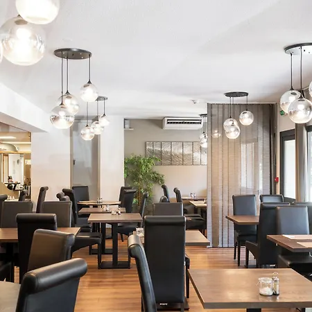 Hotel Des Trois Massifs, Grenoble Sud 3*