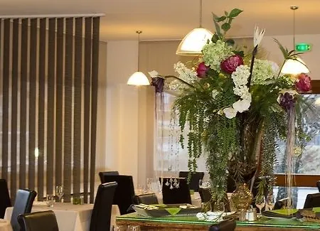 Des Trois Massifs, Grenoble Sud 酒店 3*